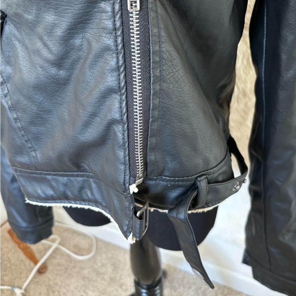 Jacket - Picture 4 of 8